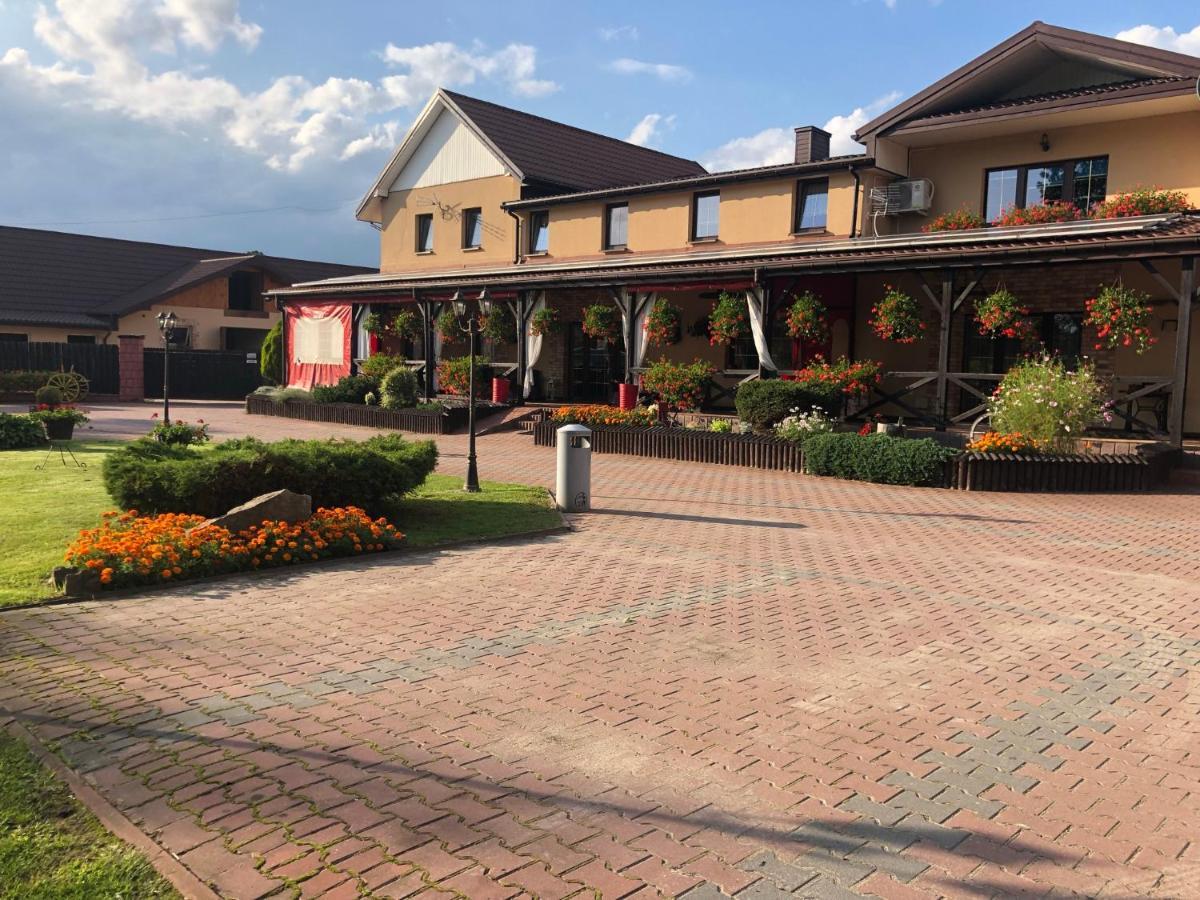 Stajnia Pod Debem Starachowice Exterior foto