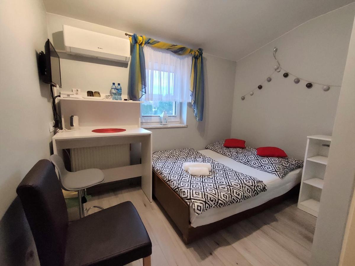 Stajnia Pod Debem Starachowice Exterior foto