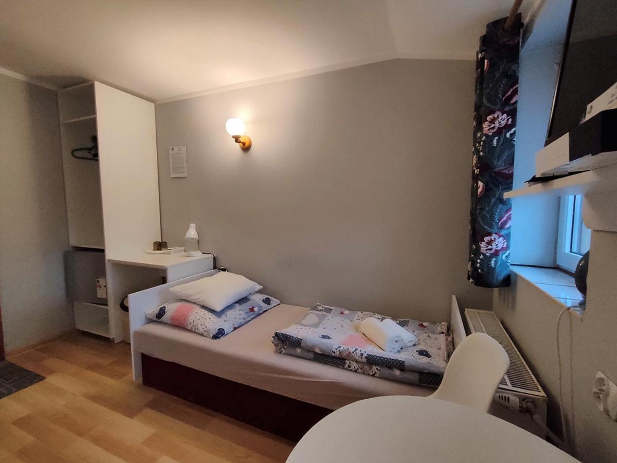 Stajnia Pod Debem Starachowice Exterior foto